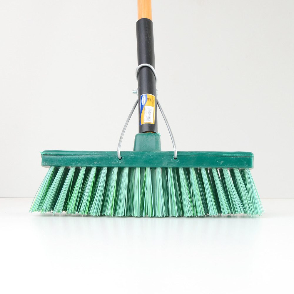 Extra Strong Medium Sweeper with Handle